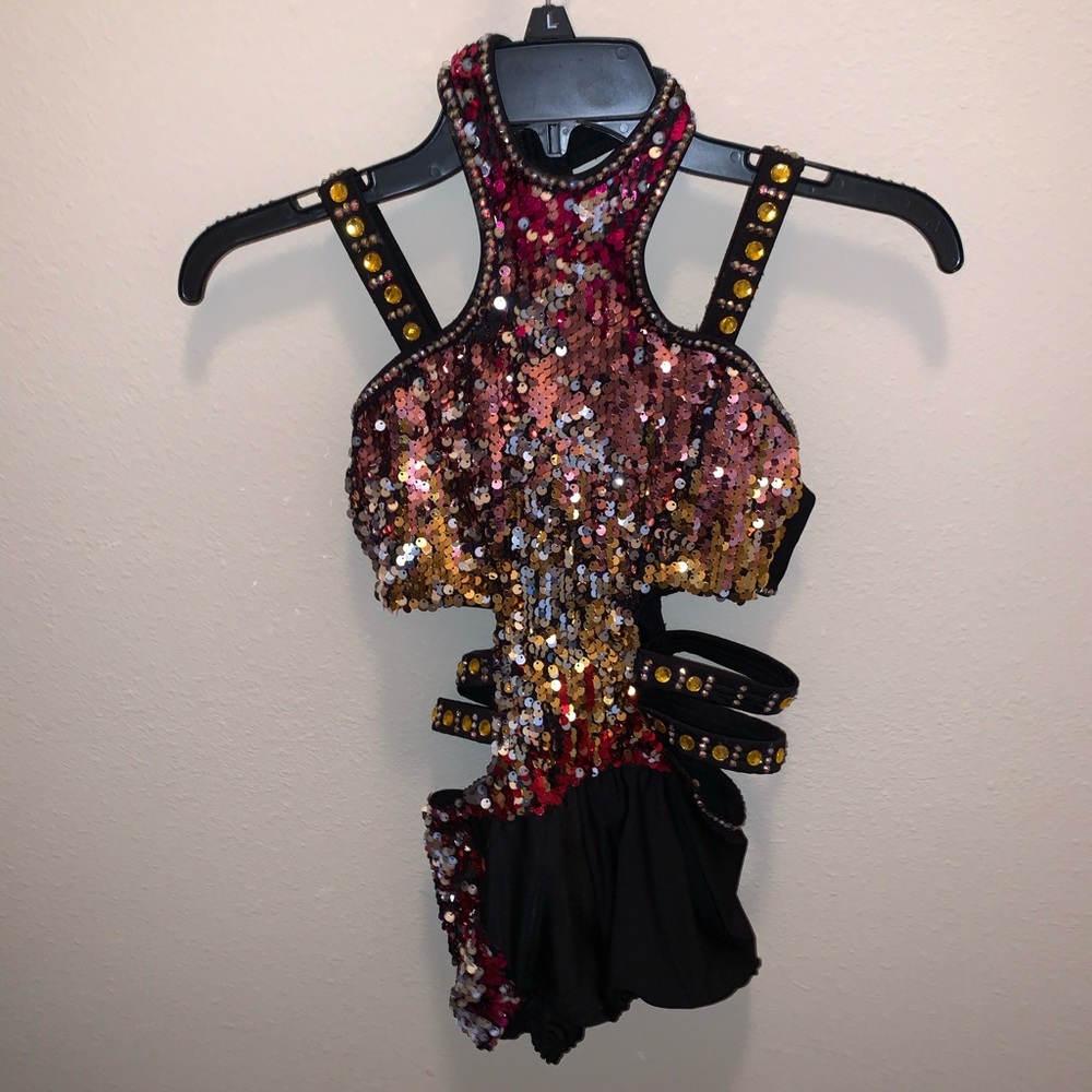 One piece perfect for tap or jazz!